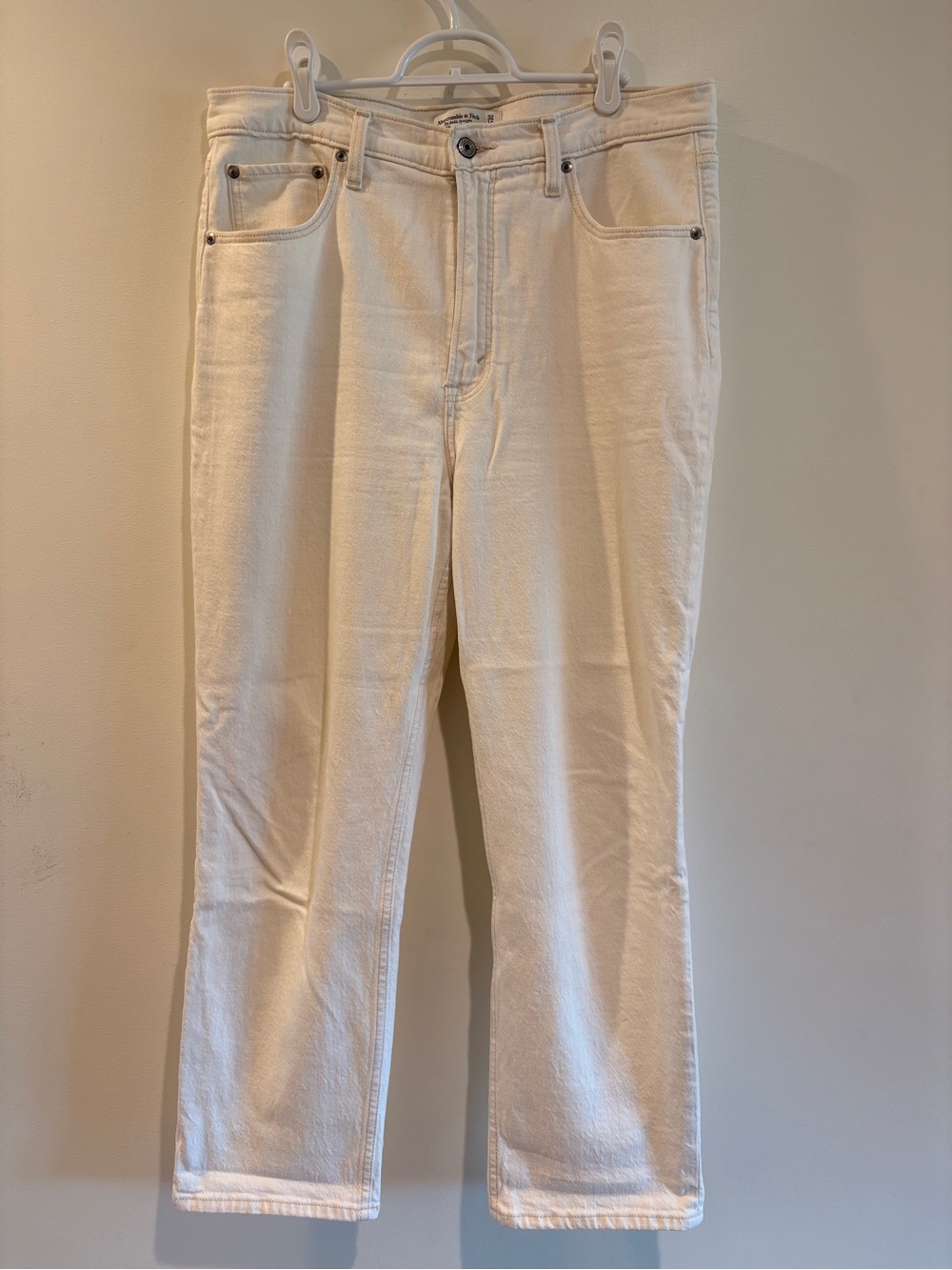 Abercrombie & Fitch The Ankle Straight Ultra High Rise Women’s Cream Denim